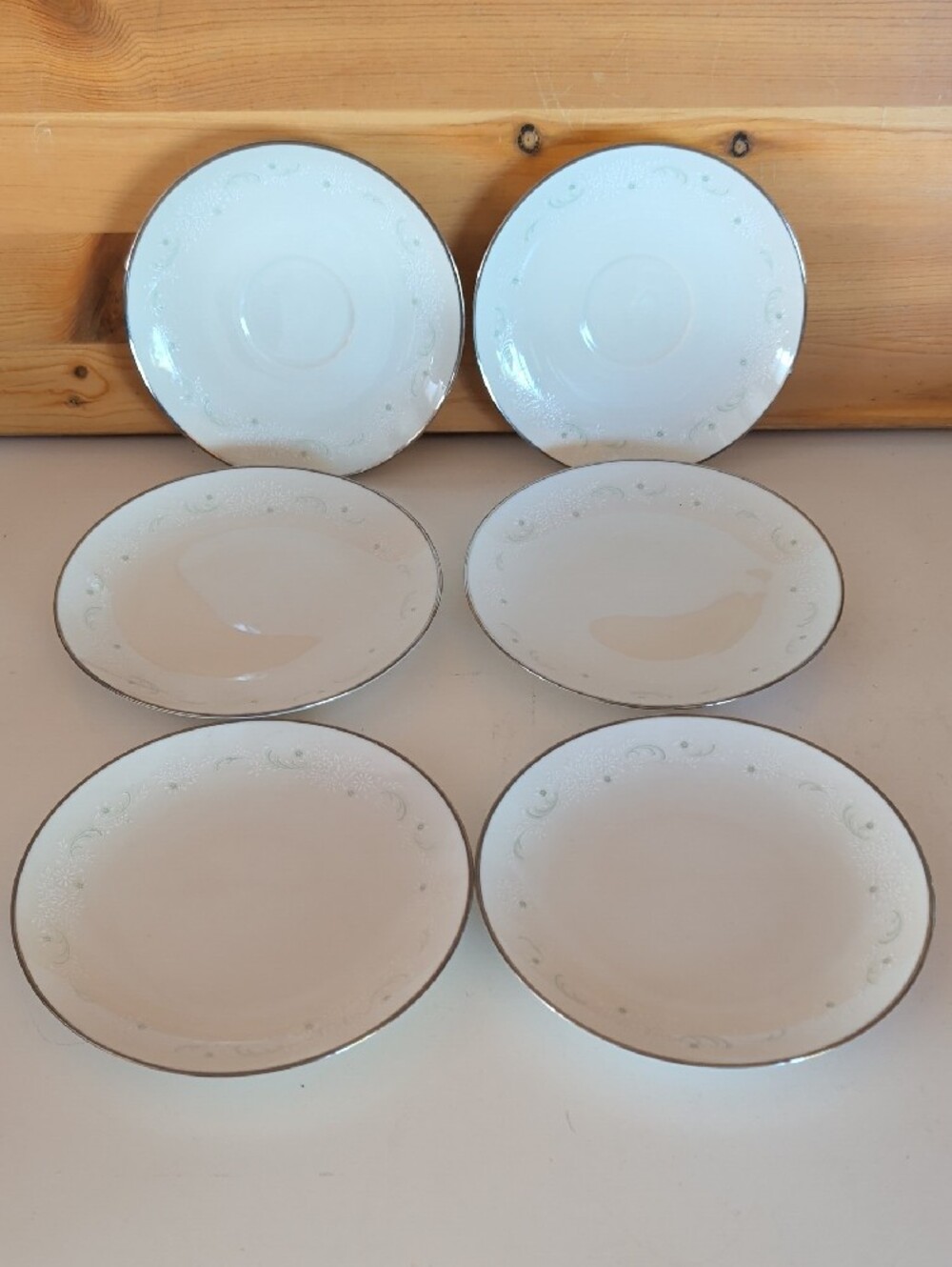 6 Pcs. Noritake Ivory China, Design By Pamela. 4 Bread/Butter & 2 Saucers. Japan